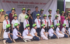 Tặng 1.000 mũ bảo hiểm cho học sinh tỉnh Hà Giang