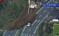 Động đất Nhật Bản làm sập đường lớn