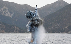 Triều Tiên phát triển tàu ngầm "khủng", dọa san bằng Hàn Quốc và Mỹ