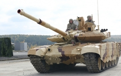 Nga đưa xe tăng T-90 chở ...khách du lịch