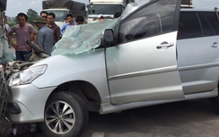 “Hôn” đuôi xe tải, xe Innova nát vụn trên cao tốc Hà Nội-Thái Nguyên