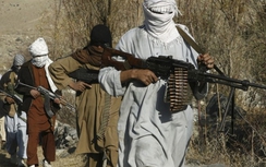 Taliban lại chặn xe buýt, bắt cóc gần 50 người