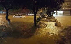 Sau trận mưa lớn, nhiều phương tiện ở Thái Nguyên bị ngập nước