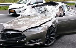 Tesla Model S lại tan nát vì tai nạn
