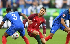 Ronaldo chữa thương bằng "nhau thai bà đẻ"