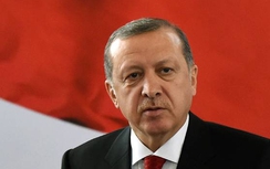 Lính đảo chính truy sát Erdogan vì được lệnh "bắt khủng bố"