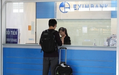 Tân Sơn Nhất: Nhân viên nhặt gần 300 triệu đồng trả lại cho khách