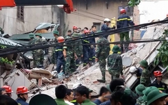 Sập nhà 4 tầng tại Hà Nội: Hàng trăm người tham gia cứu hộ