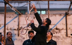 Iran treo cổ 20 tù nhân Hồi giáo