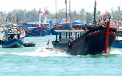 Trung Quốc cử trực thăng cứu nạn ngư dân Việt trong bão số 3