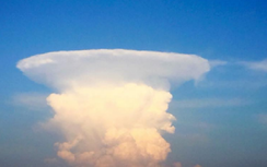 Video: Dân Nga hoảng hốt vì đám mây giống vụ nổ hạt nhân
