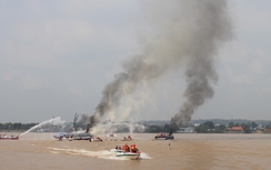 2.000 cảnh sát diễn tập cứu hộ trên sông Đồng Nai