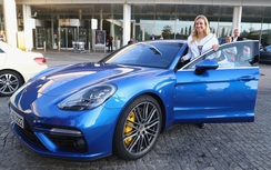 Nữ hoàng quần vợt Angelique Kerber hội ngộ Porsche Panamera Turbo mới