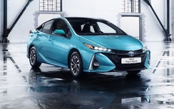 Toyota Prius Hybrid mới “uống” xăng chỉ 1 lít/100km