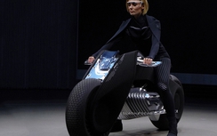 BMW ra mắt xe mô tô cân bằng tự động