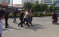 Hà Nội: Gặp 141, vứt xe máy bỏ chạy thục mạng