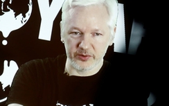 Tiết lộ mật thư của bà Clinton, cha đẻ Wikileaks bị cắt mạng Internet