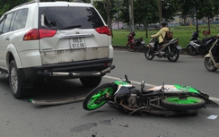 Liên tiếp tai nạn trên xa lộ Hà Nội, 3 người trọng thương