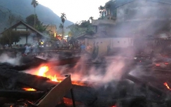 Hà Giang: Bà hỏa thiêu rụi liên tiếp 11 nhà dân