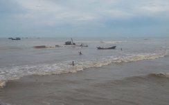 6 thuyền đánh cá bị chìm tại cảng do áp thấp nhiệt đới