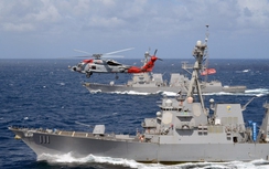 Ba tàu khu trục Mỹ bất ngờ rút khỏi Biển Đông