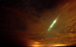 Video thiên thạch rơi trong đêm ở Nga, trời bỗng sáng như ban ngày