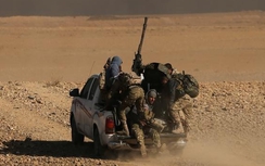 IS dùng xe bom liều chết, lính Iraq tháo chạy khẩn cấp