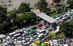 Nhiều hành khách trễ chuyến vì kẹt xe vào sân bay Tân Sơn Nhất