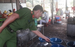 Bình Thuận: Bắt quả tang cơ sở dùng hóa chất chế biến thủy sản