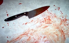 Vừa về quê ăn Tết, vợ bị chồng cầm dao đâm tử vong