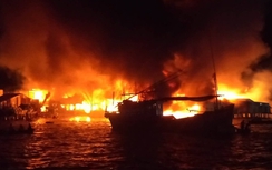 Cháy lớn ở Nha Trang, hàng chục căn nhà bị thiêu rụi