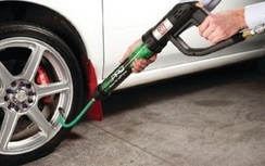 Bơm khí nitơ vào lốp xe giảm thiểu khả năng nổ lốp