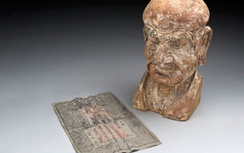 Tờ tiền 700 tuổi được tìm thấy trong tượng cổ Trung Quốc