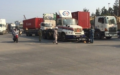 TP.HCM: Nam công nhân bị xe container tông nhập viện