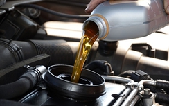 Khi nào cần thay dầu cho ô tô mới mua?