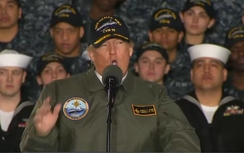 Ông Trump gây ấn tượng khi đến thăm tàu sân bay Ford