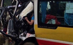 Xe buýt đối đầu xe tải, 9 người thương vong ở Thái Nguyên