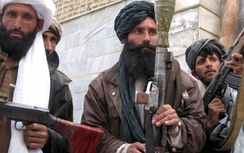 NATO tố Nga hỗ trợ Taliban, Moscow phản ứng ra sao?