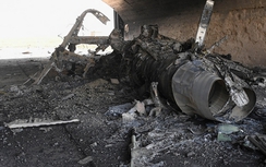 Ảnh: Máy bay Syria bị tên lửa "chui vào hầm" hủy diệt
