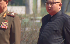 Video: Ông Kim Jong-un bất ngờ xuất hiện giữa tâm bão "sơ tán"