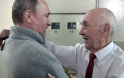 Ông Putin bất ngờ thăm thủ trưởng cũ thời KGB