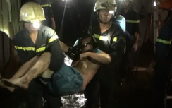 Cảnh sát PCCC cứu 3 người mắc kẹt trong đám cháy ở Q.11