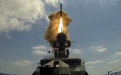 VIDEO: Tàu nổi, tàu ngầm Nga bắn tên lửa diệt IS ở Syria