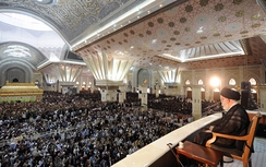 Nổ bom ở đền thiêng Imam Khomeini tại thủ đô Iran