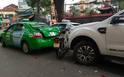 Hà Nội: Xe "điên" đâm 5 ô tô, xe máy, 3 người thương vong