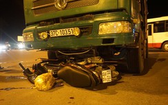 Nghệ An: Xe tải đâm xe máy, 2 người nguy kịch