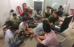 100 cảnh sát đột kích tổ hợp cờ bạc ven Sài Gòn