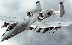 Khủng bố IS dùng hỏa lực bắn máy bay A-10 của quân đội Mỹ