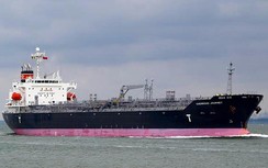 Tàu chở hóa chất mắc cạn được lai dắt đi Singapore sửa chữa