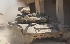 Tăng chiến trường T-90 của Syria tiến vào phía Tây thành Aleppo